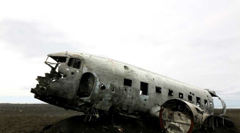 Massive hurricane hits the ground of Florida causing high casualties